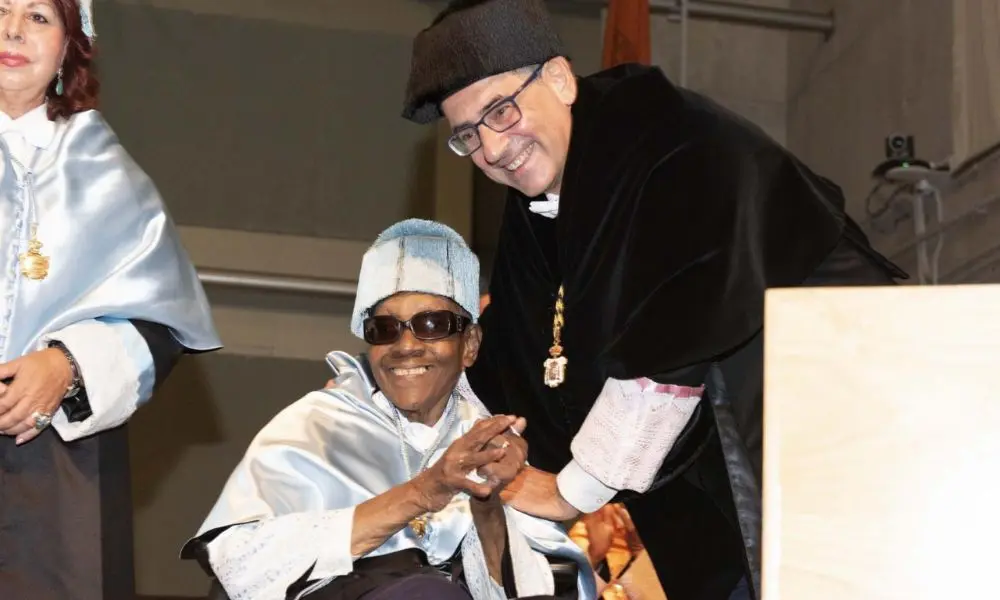 El rector, junto a Maryse Cond&eacute; tras ser investida doctora honoris Causa
