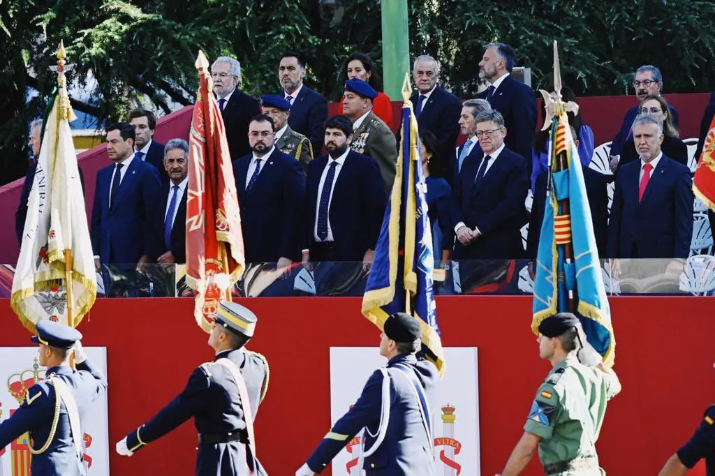 L&oacute;pez Miras en el desfile por el D&iacute;a de la Hispanidad