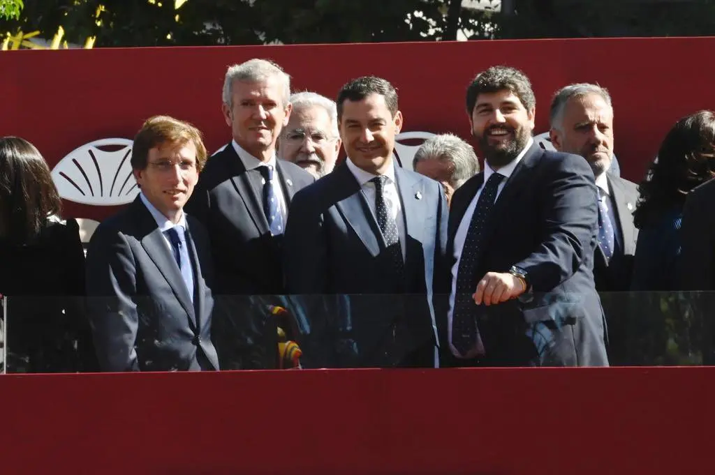 L&oacute;pez Miras en el desfile por el D&iacute;a de la Hispanidad