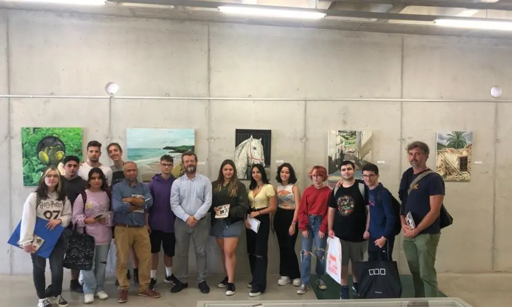 'Retrospectiva del Aprendizaje' de Crist&oacute;bal del Amor en la sala de exposiciones de la Biblioteca P&uacute;blica Municipal de Torre Pacheco.