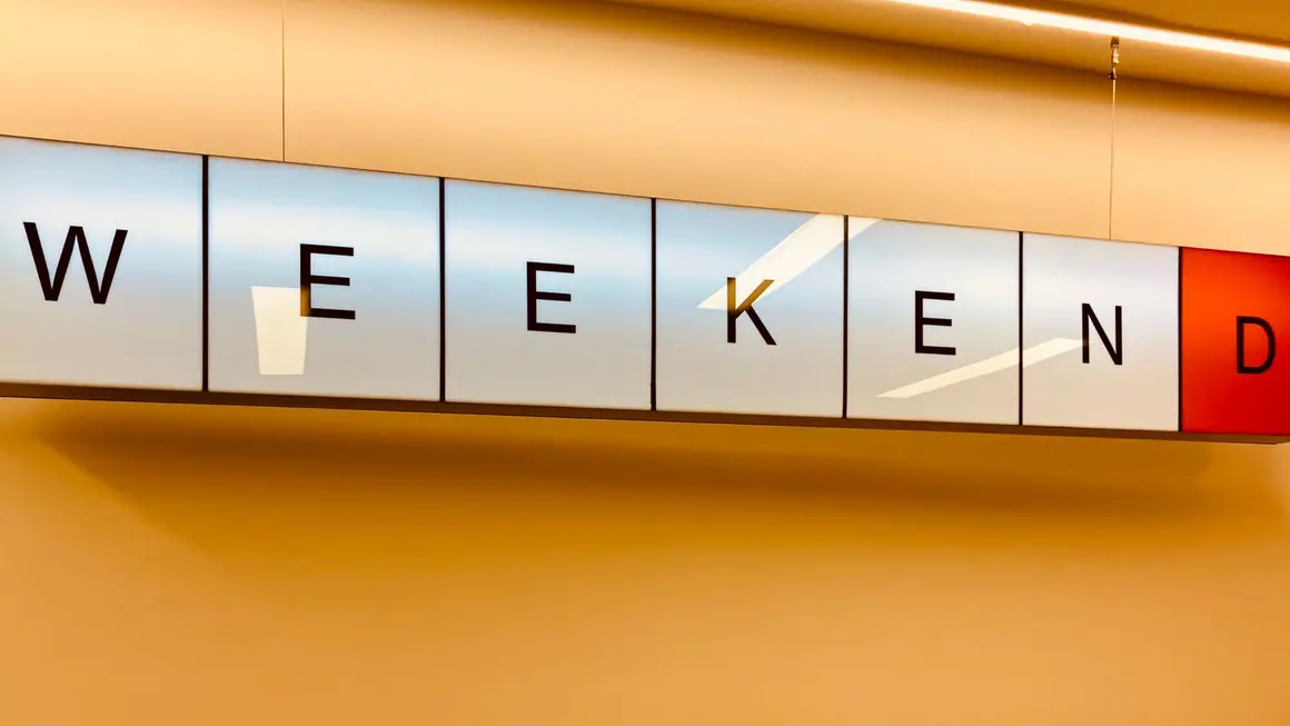 Nuevo logo de Weeekend