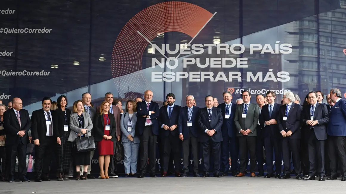 L&oacute;pez Miras, con empresarios murcianos y otras autoridades