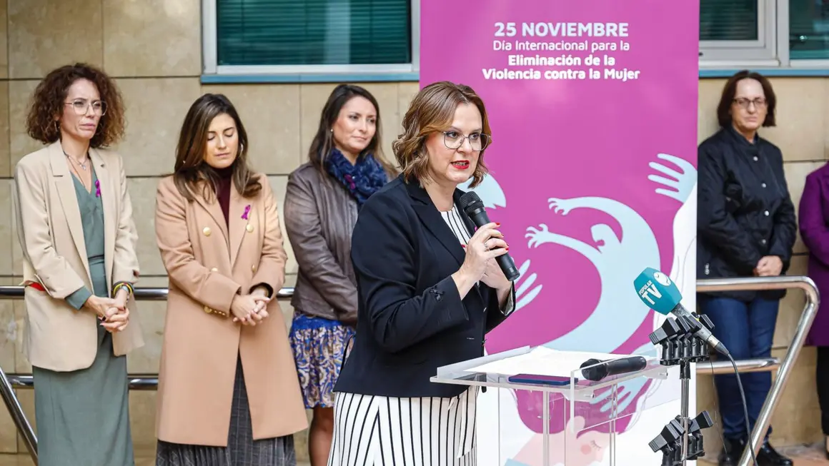 Lectura del manifiesto por el 25N