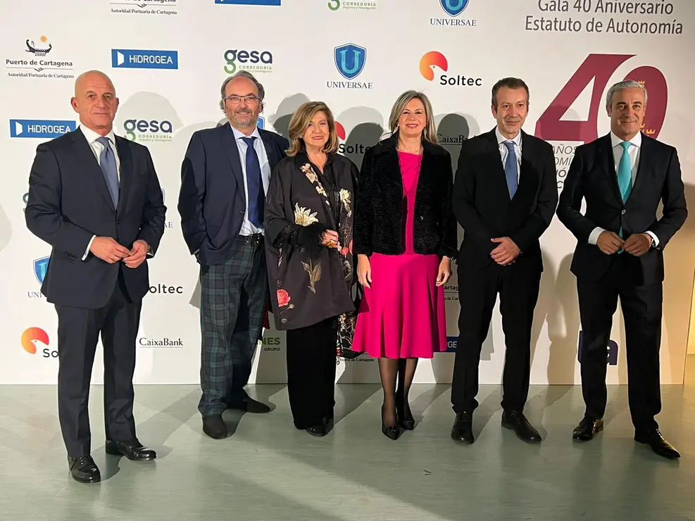 La sociedad civil, empresarial y pol&iacute;tica celebran el 40 aniversario del Estatuto con La 7