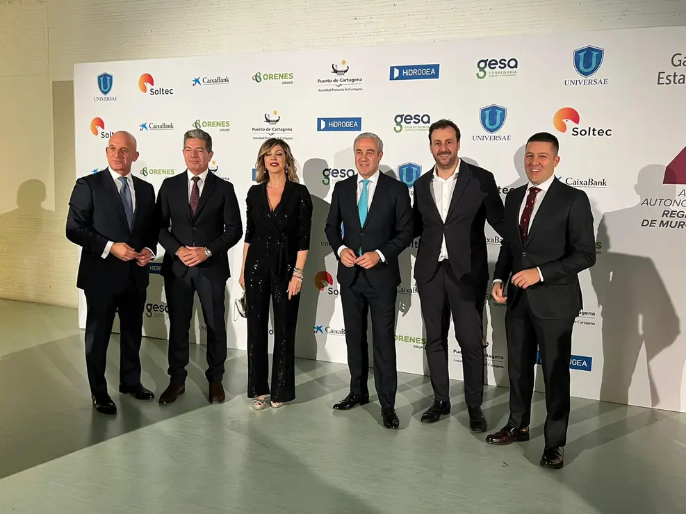 La sociedad civil, empresarial y pol&iacute;tica celebran el 40 aniversario del Estatuto con La 7