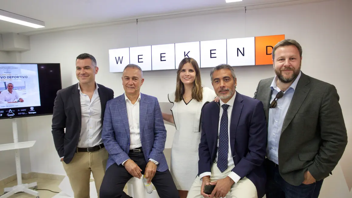 De izq. a der. Antonio Ruiz (RPB Legal), Felipe Moreno, Cristina Jover (Weekend), Juan Cervantes y Yayo Delgado (Estrella de Levante)
