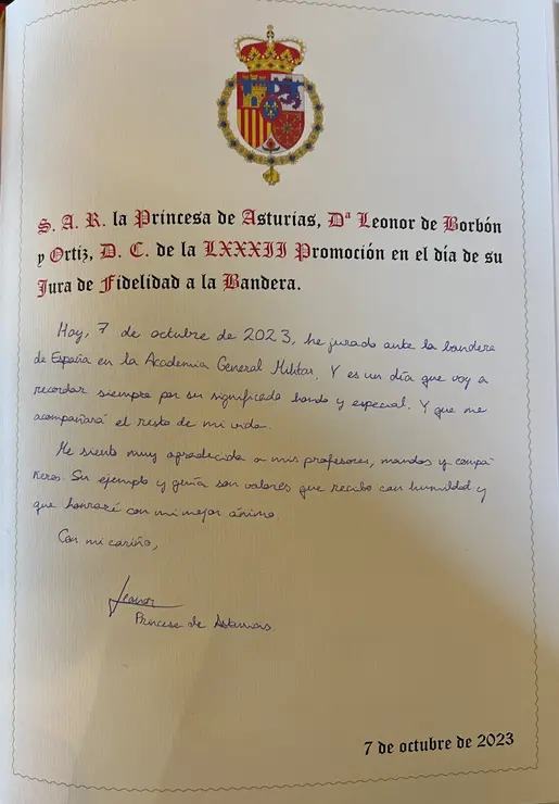Leonor jura bandera y el Rey le recuerda su compromiso de "servir a Espa&ntilde;a con toda tu energ&iacute;a y determinaci&oacute;n"