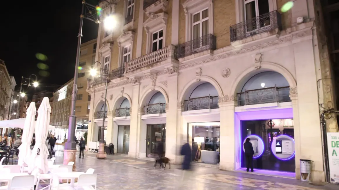 As&iacute; es la primera oficina 'Store Premier' de la Regi&oacute;n que Caixabank ha abierto en Cartagena