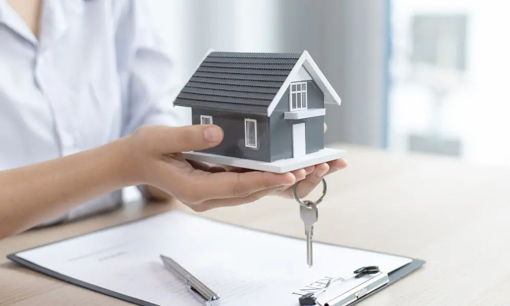 Un total de 220 familias de la Regi&oacute;n ya son propietarias de la vivienda social donde residen desde hace 25 a&ntilde;os
