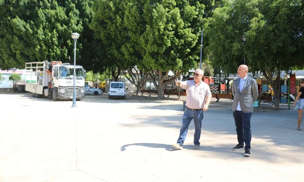 Pedro Garc&iacute;a Rex visita los huertos del Malec&oacute;n