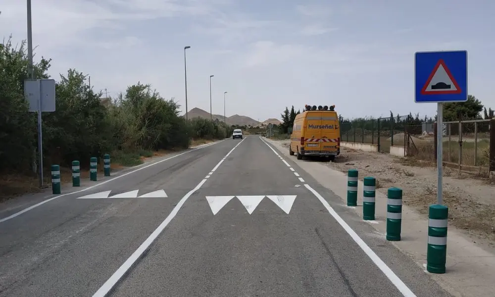 Obras de refuerzo de la seguridad vial en la carretera RM-D19, que comunica Lorca con la autov&iacute;a Lorca-&Aacute;guilas, a la altura de la Venta Ceferino.
(foto: CARM)