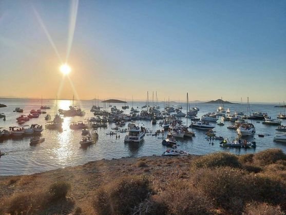 fiesta barcos mar menor isla ciervo region de murcia cartagena