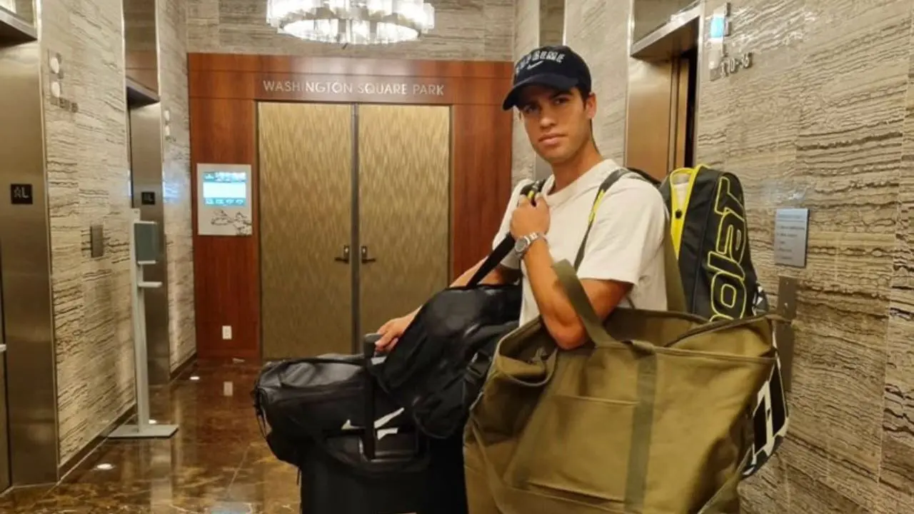 Carlos Alcaraz, emprendiendo el viaje a Valencia