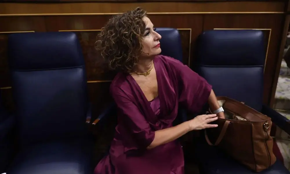 La ministra de Hacienda, Mar&iacute;a Jes&uacute;s Montero, durante una sesi&oacute;n plenaria, en el Congreso (Foto: Eduardo Parra/Europa Press)