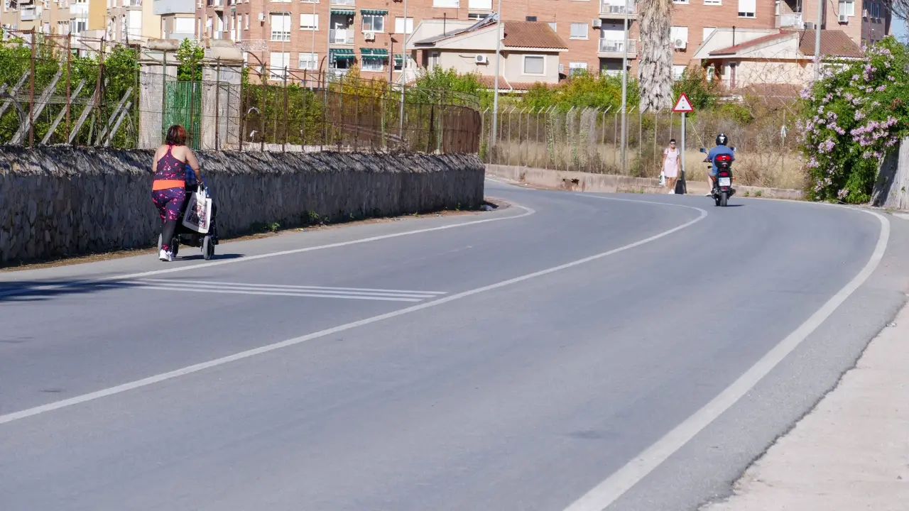 Carretera que comunica Algezares con Santo &Aacute;ngel
