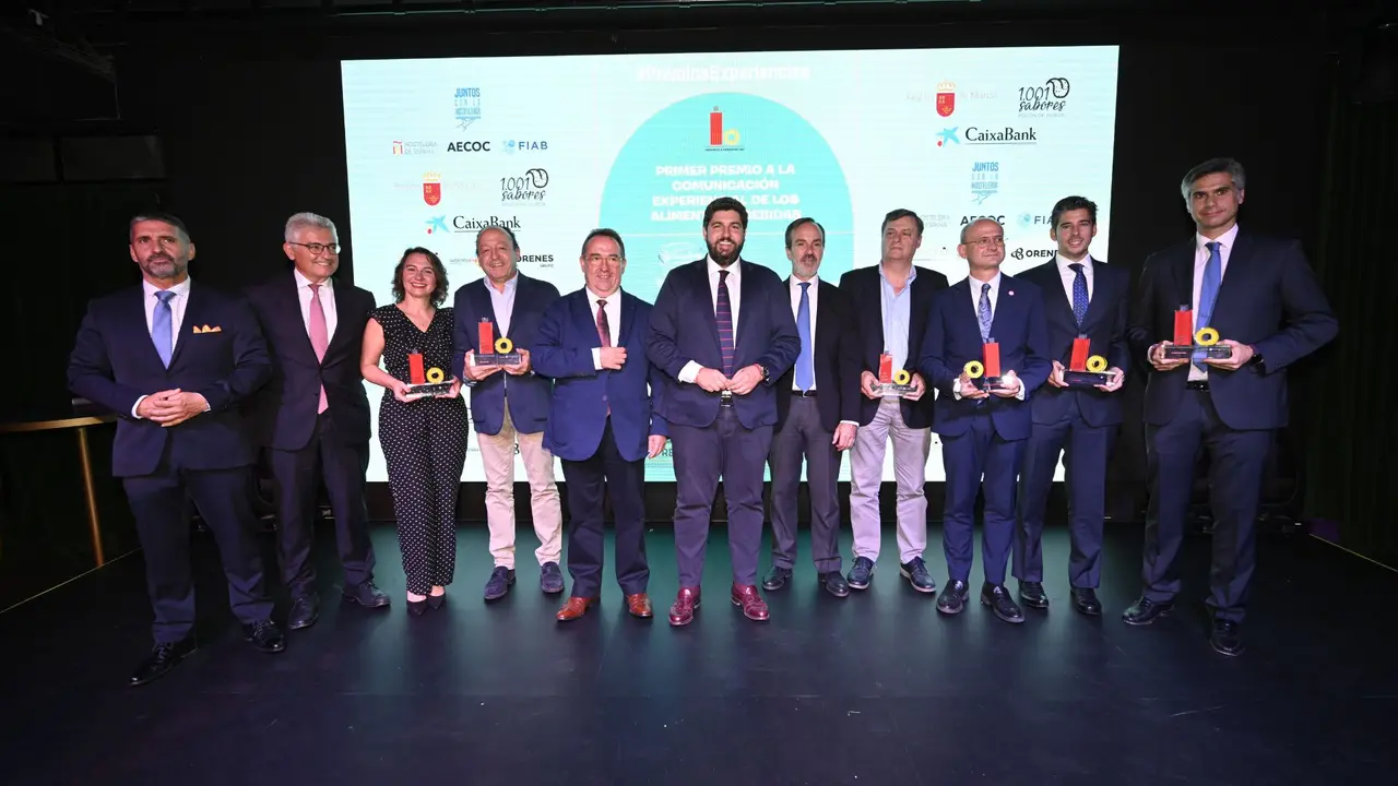 El jefe del Ejecutivo Regional, Fernando L&oacute;pez Miras, clausur&oacute; anoche la primera edici&oacute;n de los Premios a la Comunicaci&oacute;n Experiencial de los Alimentos y Bebidas, organizados por Hosteler&iacute;a de Espa&ntilde;a (foto: CARM)