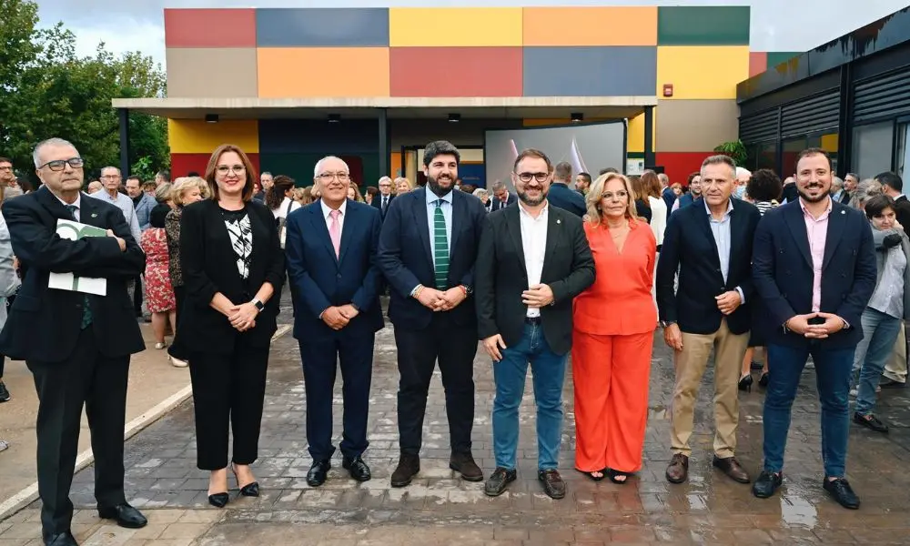 El presidente de la Comunidad, Fernando L&oacute;pez Miras, asiste en la pedan&iacute;a lorquina de La Hoya al acto por el que el Centro Integral de la Asociaci&oacute;n de Padres con Hijos con Discapacidad Intelectual de la Comarca de Lorca (Apandis) (Foto:CARM)
