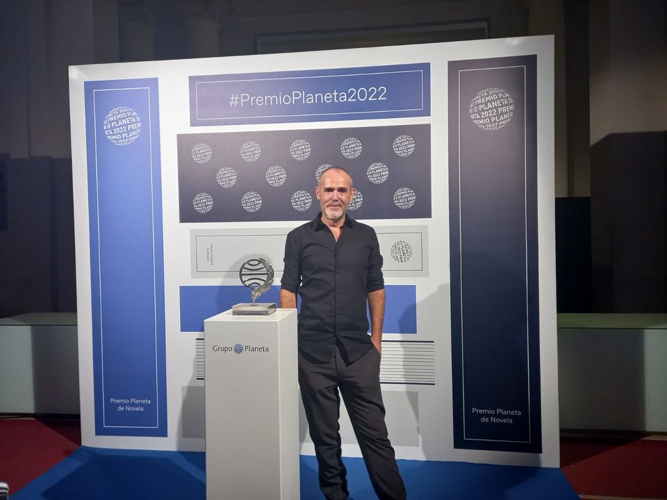El escritor cartagenero David Galindo, en la gala de los Premios Planeta (Foto: La 7)