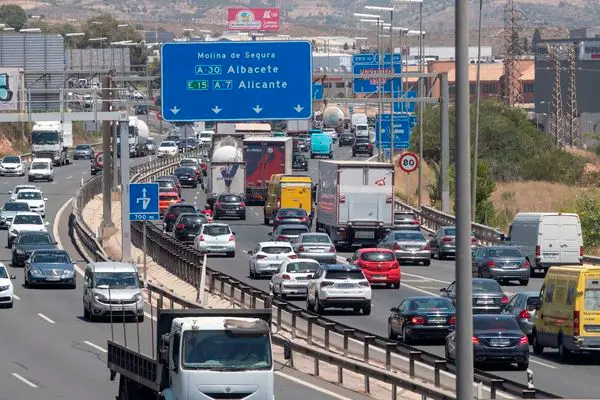 Imagen de archivo de la A-30 direcci&oacute;n Alicante | FOTO: LA 7