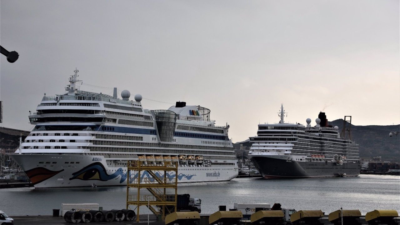 Cruceros en el Puerto de Cartagena (foto: Puerto de CT)