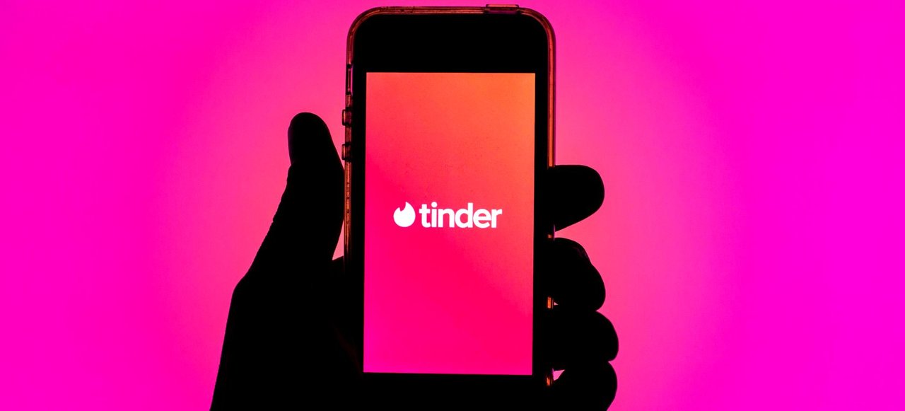 Logotipo de la app de citas Tinder.