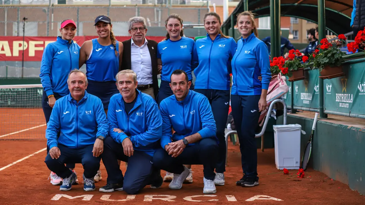 Plantilla femenina del RMCT 1919