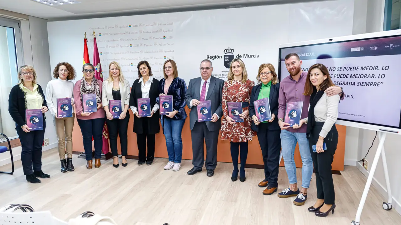 Presentaci&oacute;n del estudio de violencia de g&eacute;nero en mujeres con discapacidad (Foto: CARM)