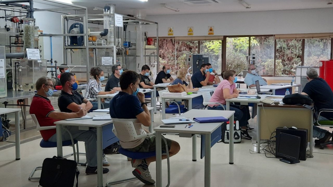 Imagen de un curso celebrado por el SEF en el Centro de Referencia Nacional de Química de Cartagena (Foto: CARM)