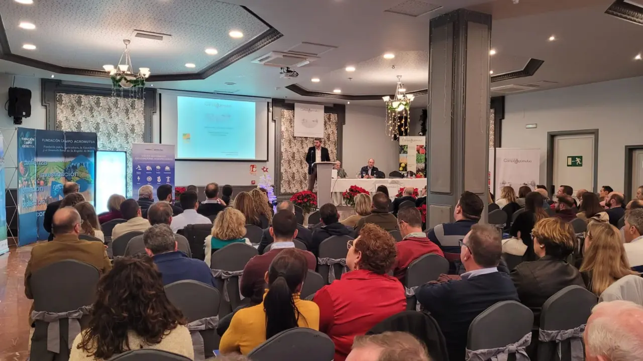 El consejero Antonio Luengo durante su intervenci&oacute;n en el acto sobre seguros agrarios celebrado hoy en Archena (Foto: CARM)