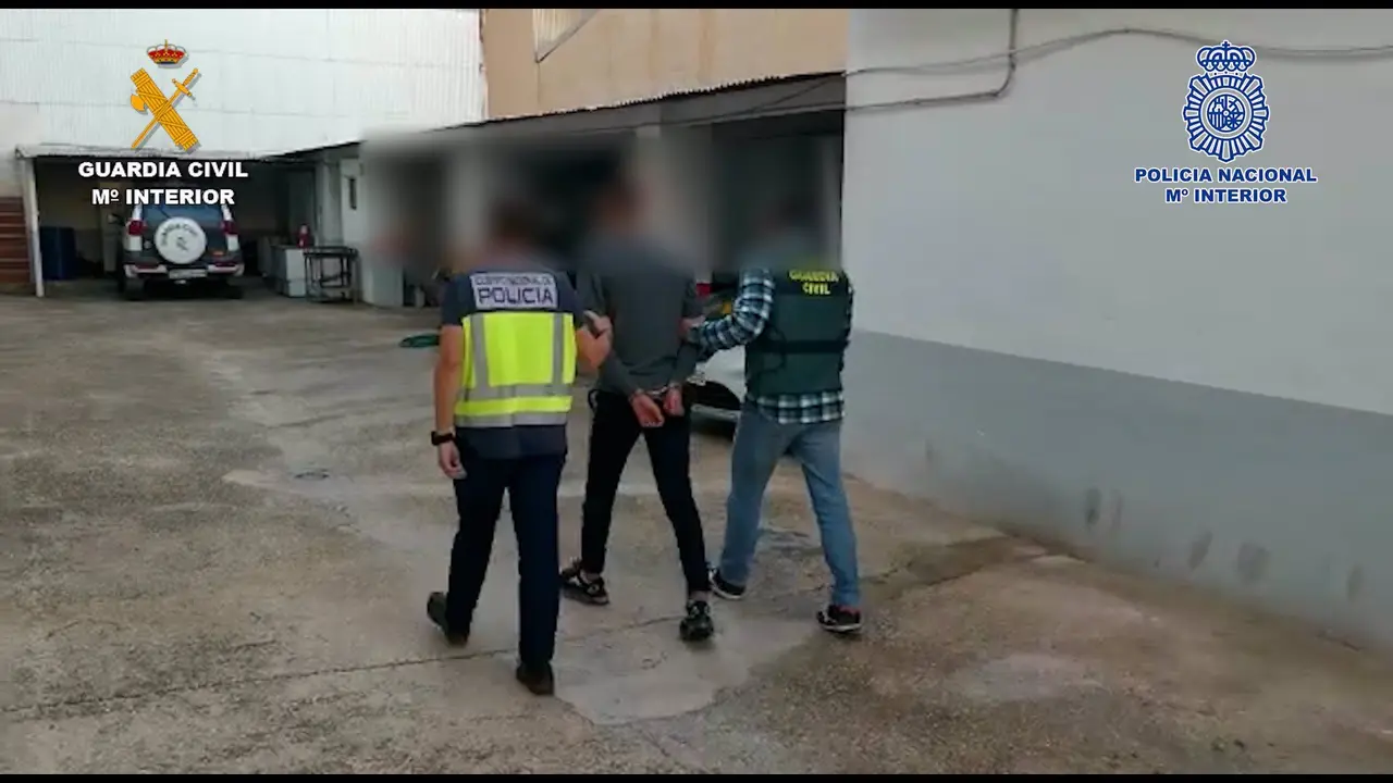 Detenci&oacute;n de uno de los presuntos implicados en los dos secuestros de Rold&aacute;n y Alcoy (foto: Polic&iacute;a Nacional y Guardia Civil)