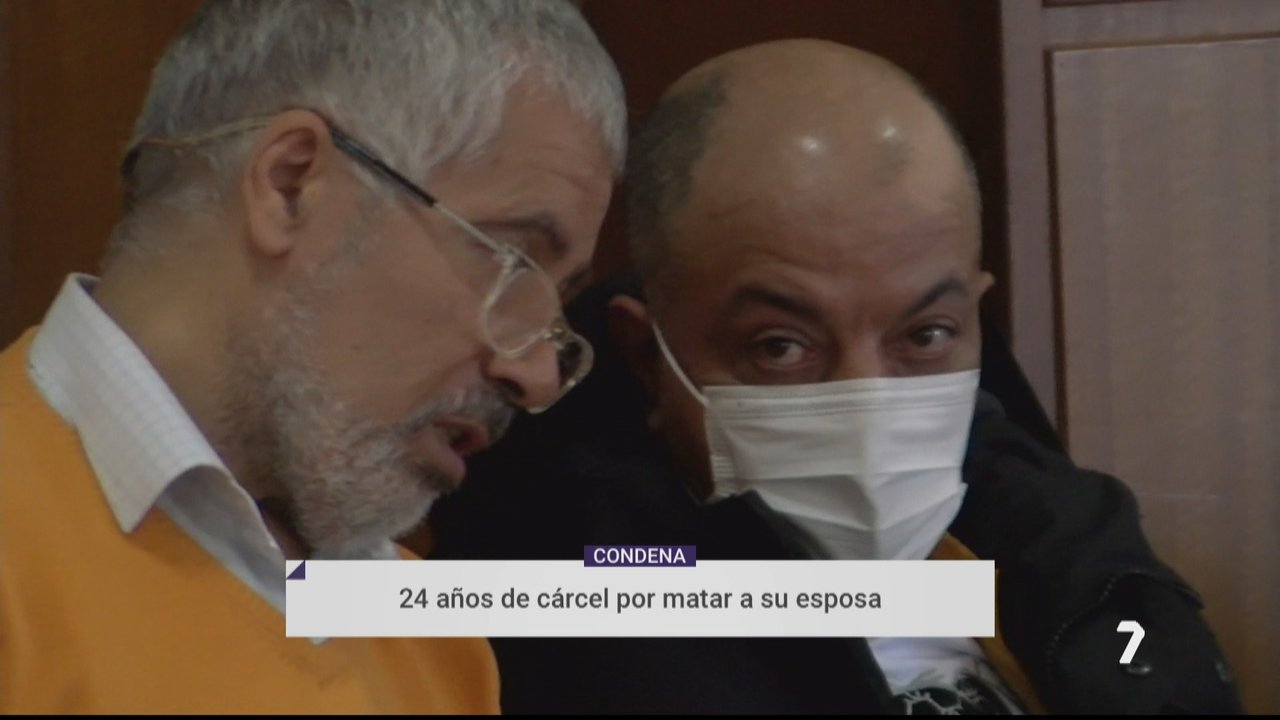 Imagen del hombre acusado de matar a su mujer con un disparo en Águilas durante el juicio celebrado el pasado 12 de diciembre de 2022 en la Audiencia Provincial de Murcia (foto: La 7)