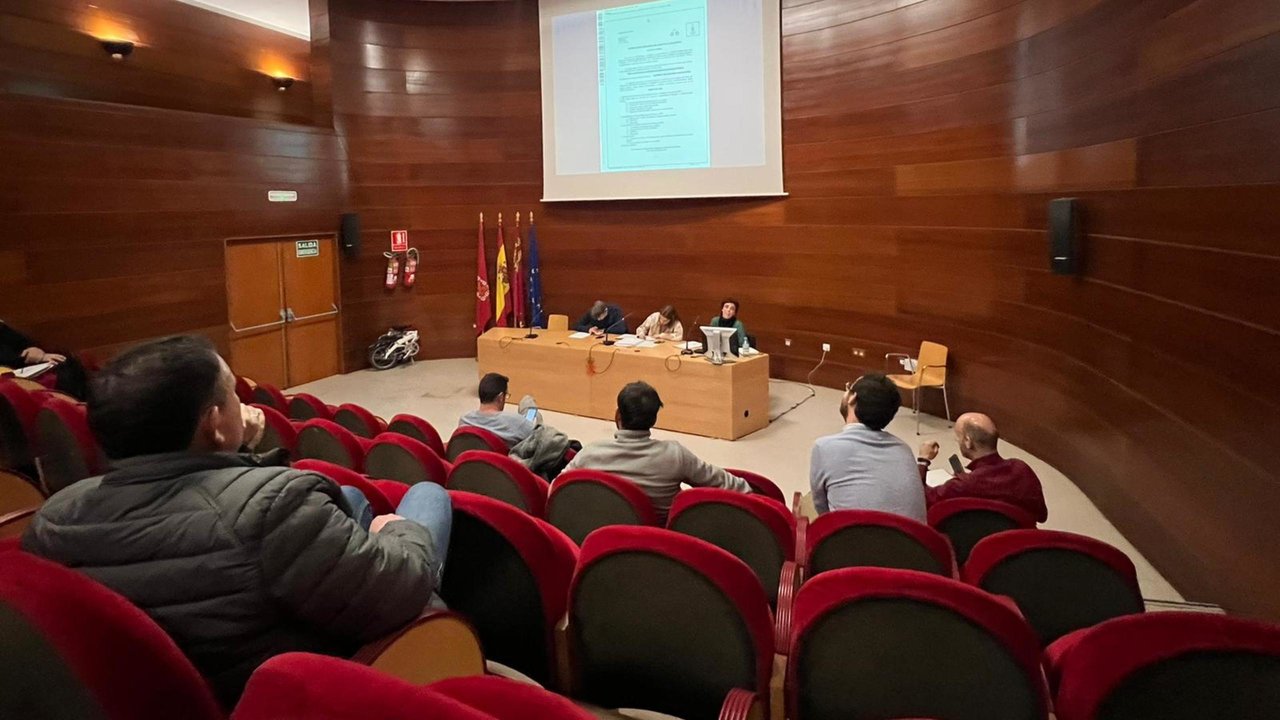 La concejala de Movilidad Sostenible y Limpieza Viaria, Carmen Fructuoso, ha presidido esta tarde el Observatorio Municipal de la Bicicleta de Murcia (Foto: Ayto. Murcia)