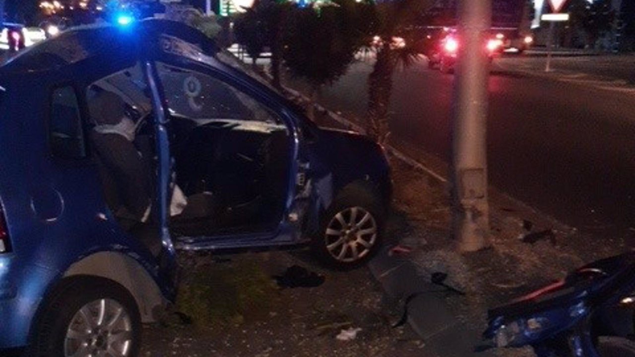Vehículo accidentado en Molina de Segura