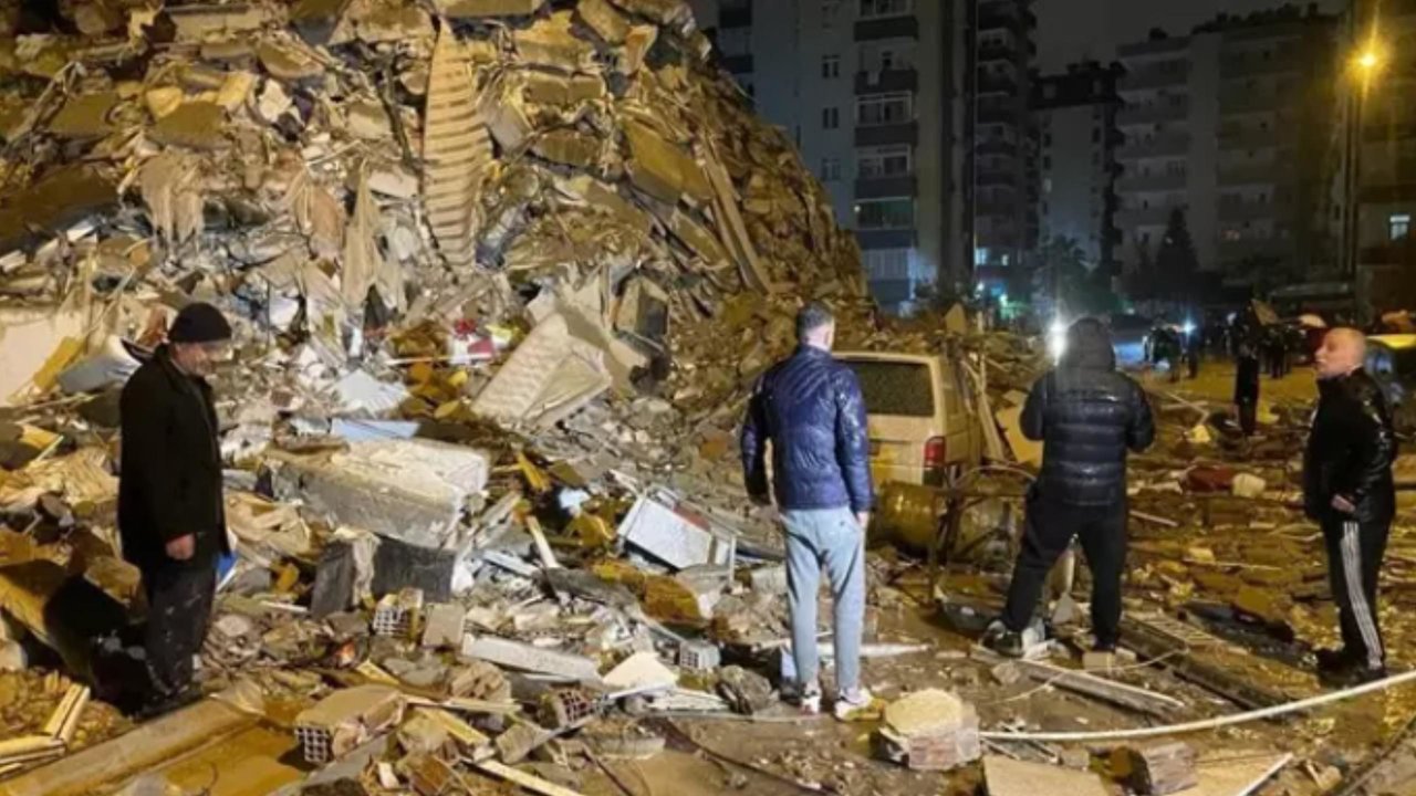 Decenas de muertos por un terremoto cerca de la frontera entre Turquía y Siria
