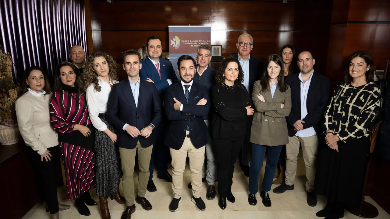Pedro Caballero, en el centro de la imagen, junto al resto de los miembros de su equipo