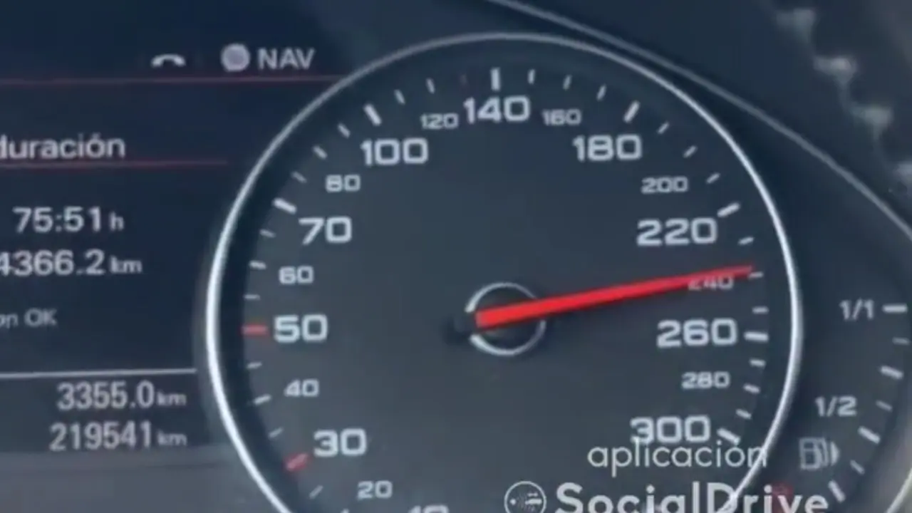 Coche a 240 kil&oacute;metros por hora en Murcia