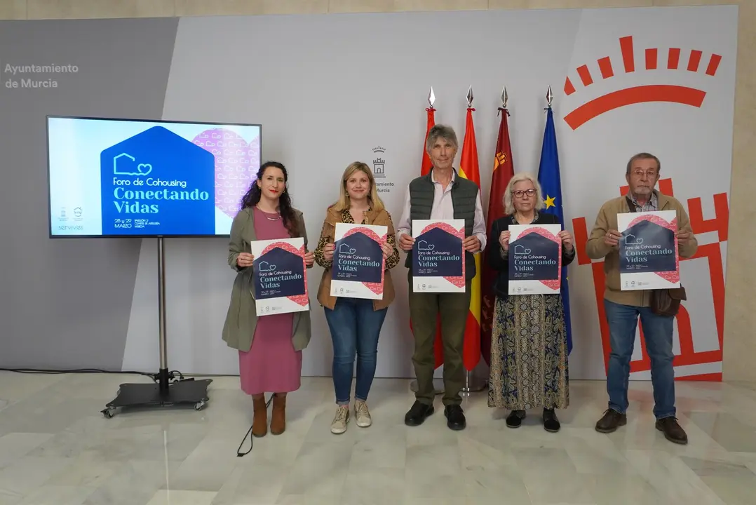 Presentaci&oacute;n del primer foro nacional de expertos sobre 'cohousing' (foto: Ayuntamiento de Murcia)