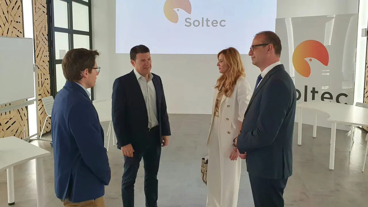 De izq. a der., Eduardo San Nicol&aacute;s, Ra&uacute;l Morales, Marisa L&oacute;pez y V&iacute;ctor Mar&iacute;n