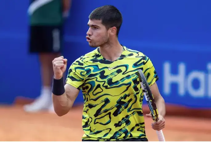 El jugador espa&ntilde;ol Carlos Alcaraz gana el partido de octavos de final del Barcelona Open Banc Sabadell 2023 ante Roberto Bautista Agut | Foto: EP