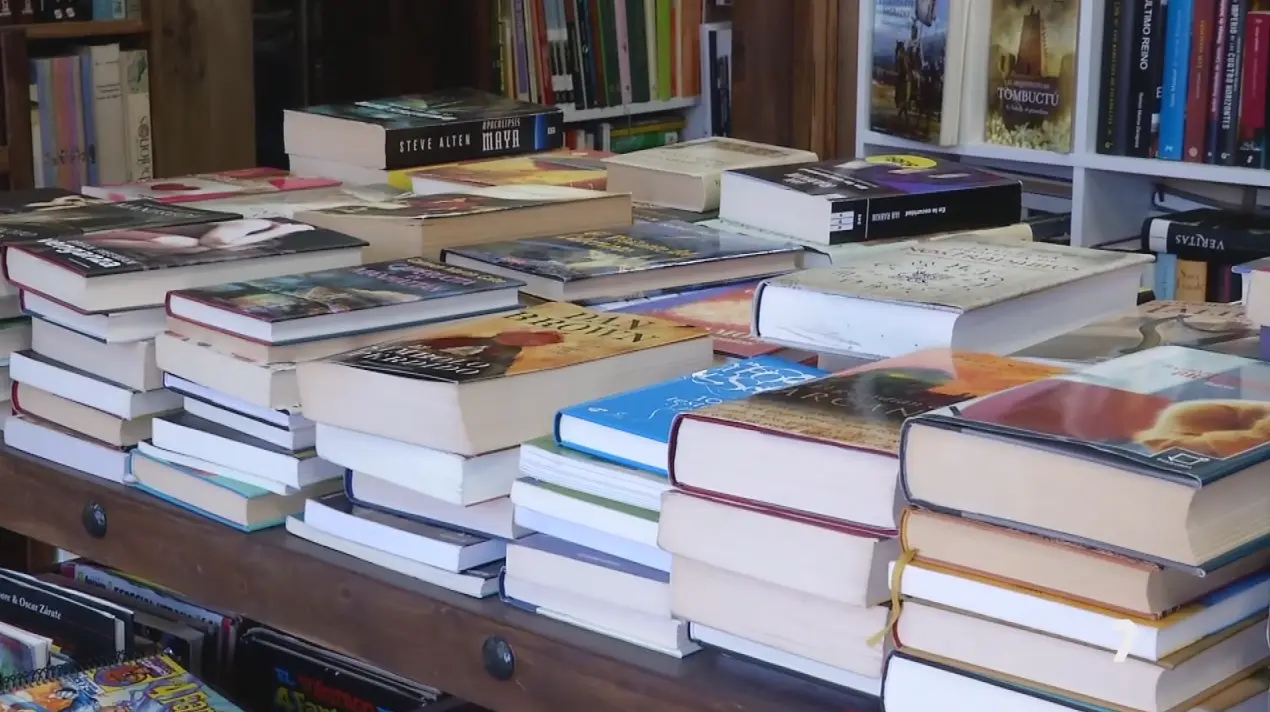 Imagen de archivo de un stand de la Feria del Libro de Murcia (foto: La 7)
