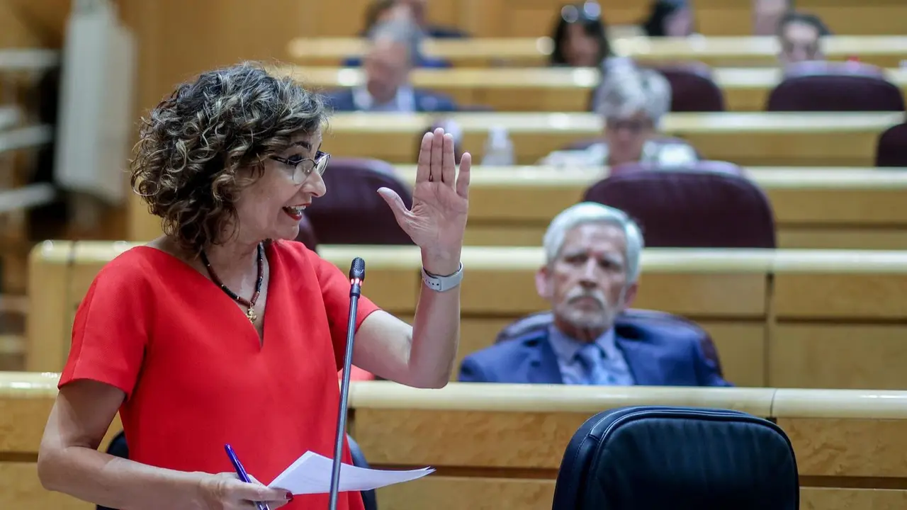 La ministra de Hacienda y Funci&oacute;n P&uacute;blica, Mar&iacute;a Jes&uacute;s Montero, interviene durante una sesi&oacute;n de control al Gobierno en el Senado, a 9 de mayo de 2023, en Madrid (Espa&ntilde;a). (Foto: Ricardo Rubio - Europa Press)