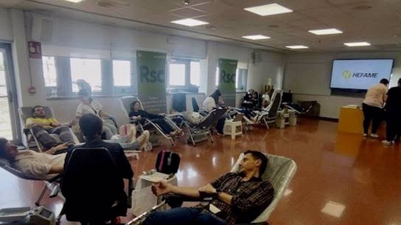 Los empleados de Hefame participan en la campaña de donación de sangre que la cooperativa organiza en colaboración con el Centro Regional de Hemodonación de la Región de Murcia