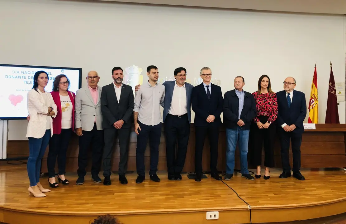 El consejero en funciones de Salud, Juan Jos&eacute; Pedre&ntilde;o, y el coordinador regional de trasplantes, Ricardo Robles, momentos antes de asistir a la conferencia con motivo del D&iacute;a Nacional del Donante de &Oacute;rganos y Tejidos (foto: Europa Press)