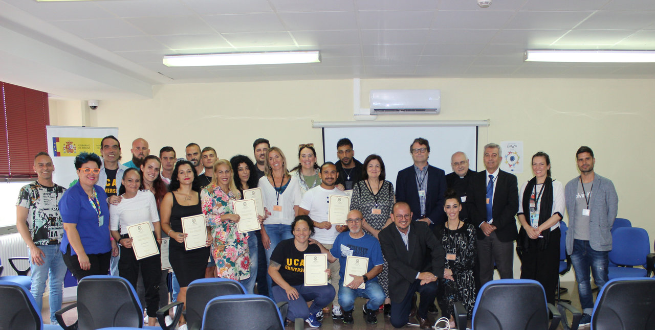 Titulados de la II edición del Curso Universitario en Formación y Práctica Deportiva con Otras Realidades de la UCAM (foto: UCAM)