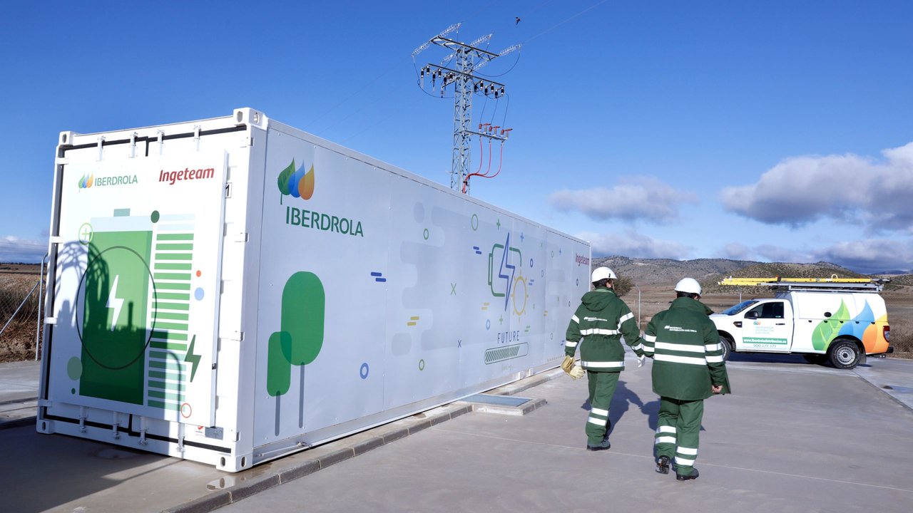 Baterías de i-DE para almacenamiento de energía en Caravaca