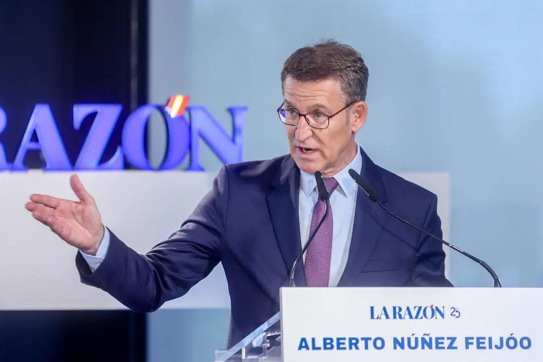 El presidente del Partido Popular y candidato a la Presidencia del Gobierno, Alberto N&uacute;&ntilde;ez Feij&oacute;o, interviene en un encuentro organizado por La Raz&oacute;n, en la sede de La Raz&oacute;n, a 3 de julio de 2023, en Madrid (Espa&ntilde;a). Durante el acto, Feij&oacute;o ha explicado l - Ricardo Rubio / Europa Press