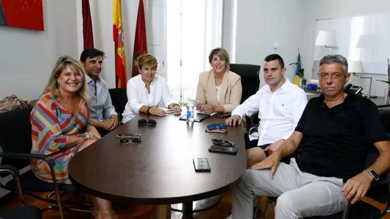 Ayuntamiento y Hostecar establecen la hoja de ruta para avanzar en afianzar la marca Cartagena como destino tur&iacute;stico de calidad