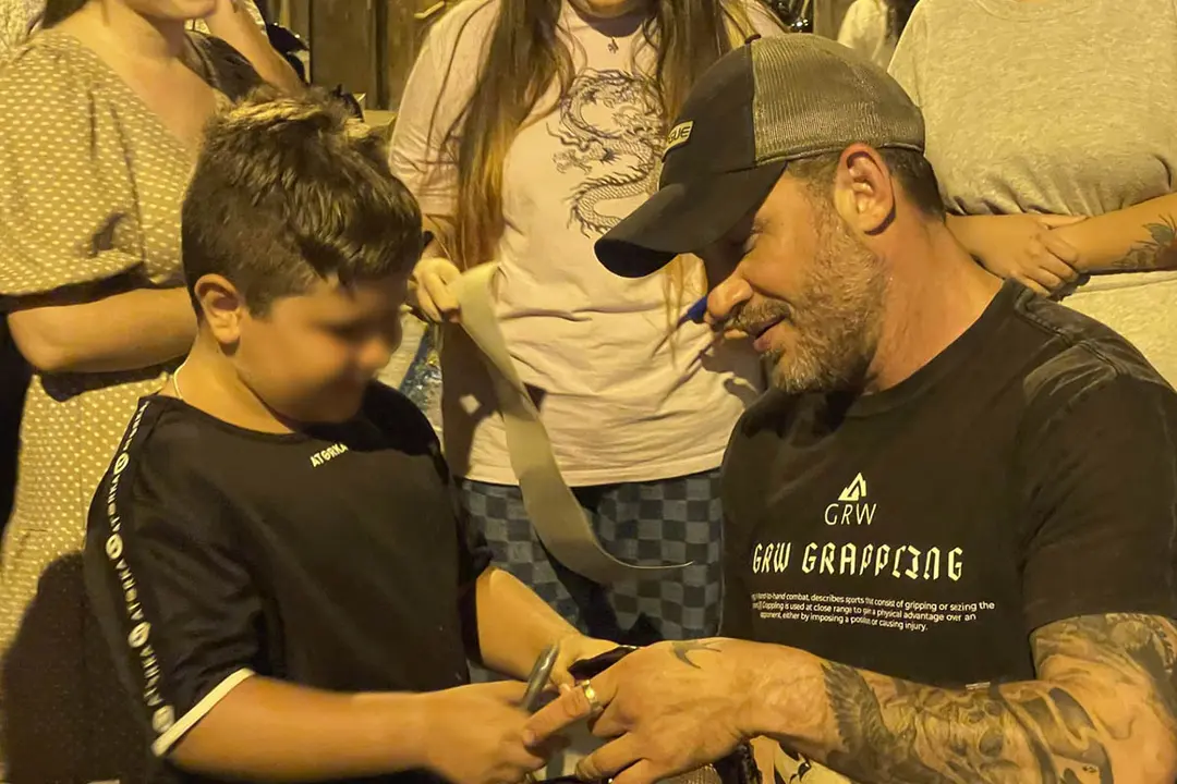Tom Hardy, protagonista de 'Venom', firma aut&oacute;grafos en Cartagena (foto: Ayuntamiento de Cartagena)