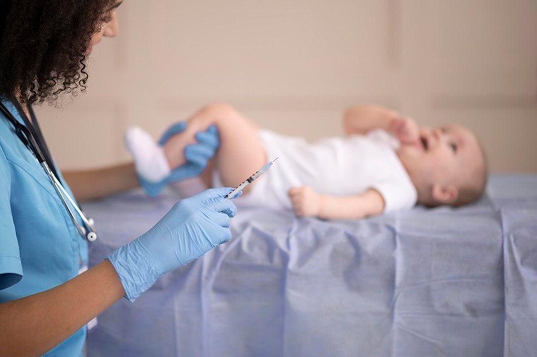 Vacunación en bebés (foto: EP)
