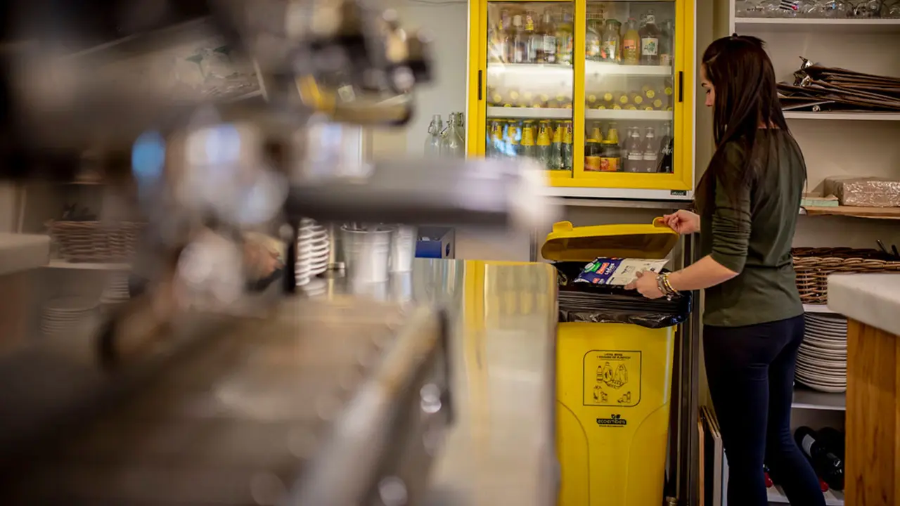 Del &ldquo;o&iacute;do cocina&rdquo; al &ldquo;o&iacute;do reciclaje&rdquo;: m&aacute;s de 400 hosteleros y hosteleras de la Regi&oacute;n de Murcia se vuelcan con esta pr&aacute;ctica